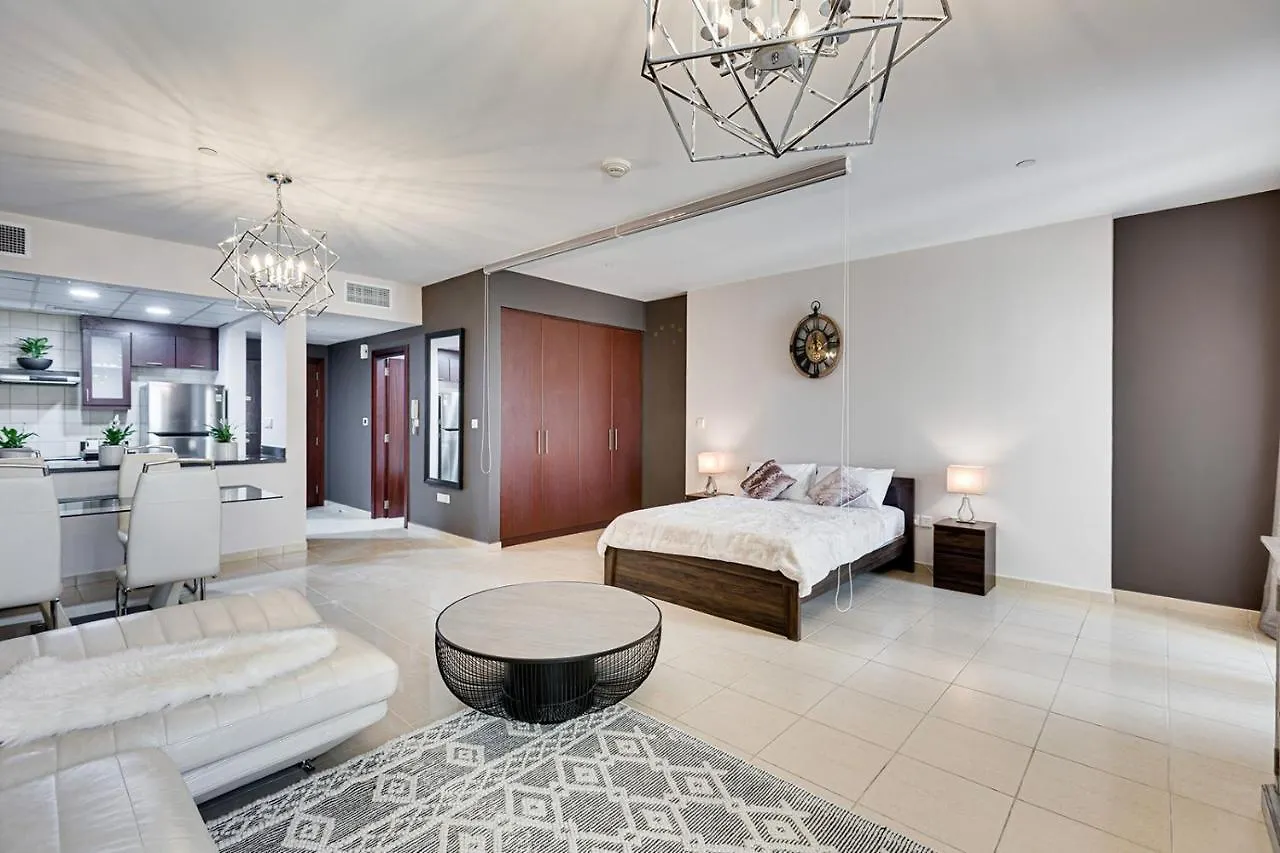 Apartamento Entire Serviced Studio Jbr Sea View Balcony Dubai Emirados Árabes Unidos