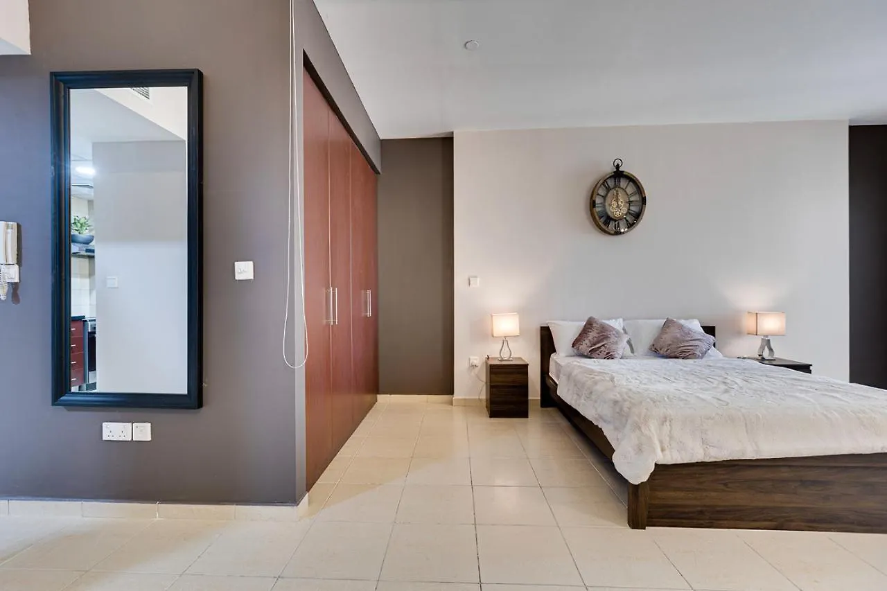 Entire Serviced Studio Jbr Sea View Balcony Dubai 0*,  Emirados Árabes Unidos