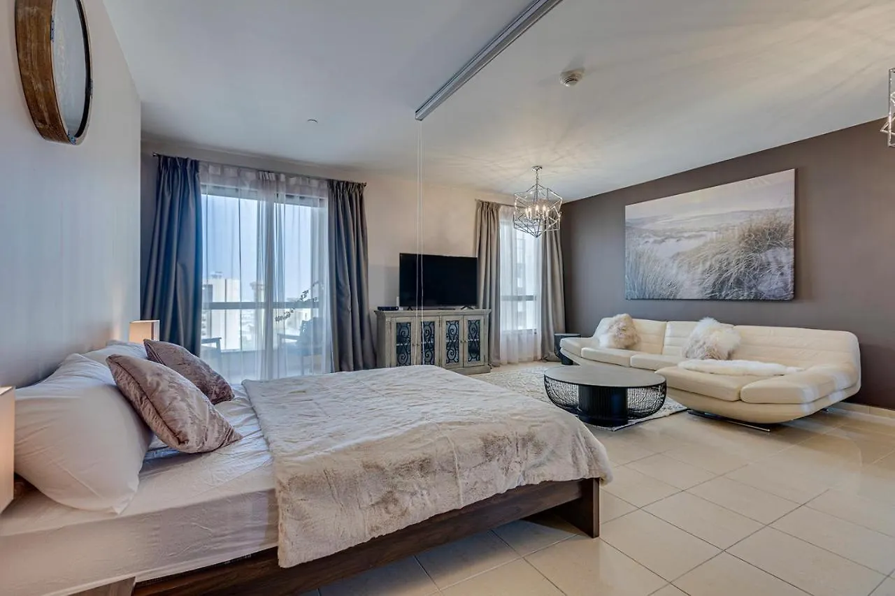 Apartamento Entire Serviced Studio Jbr Sea View Balcony Dubai Emirados Árabes Unidos