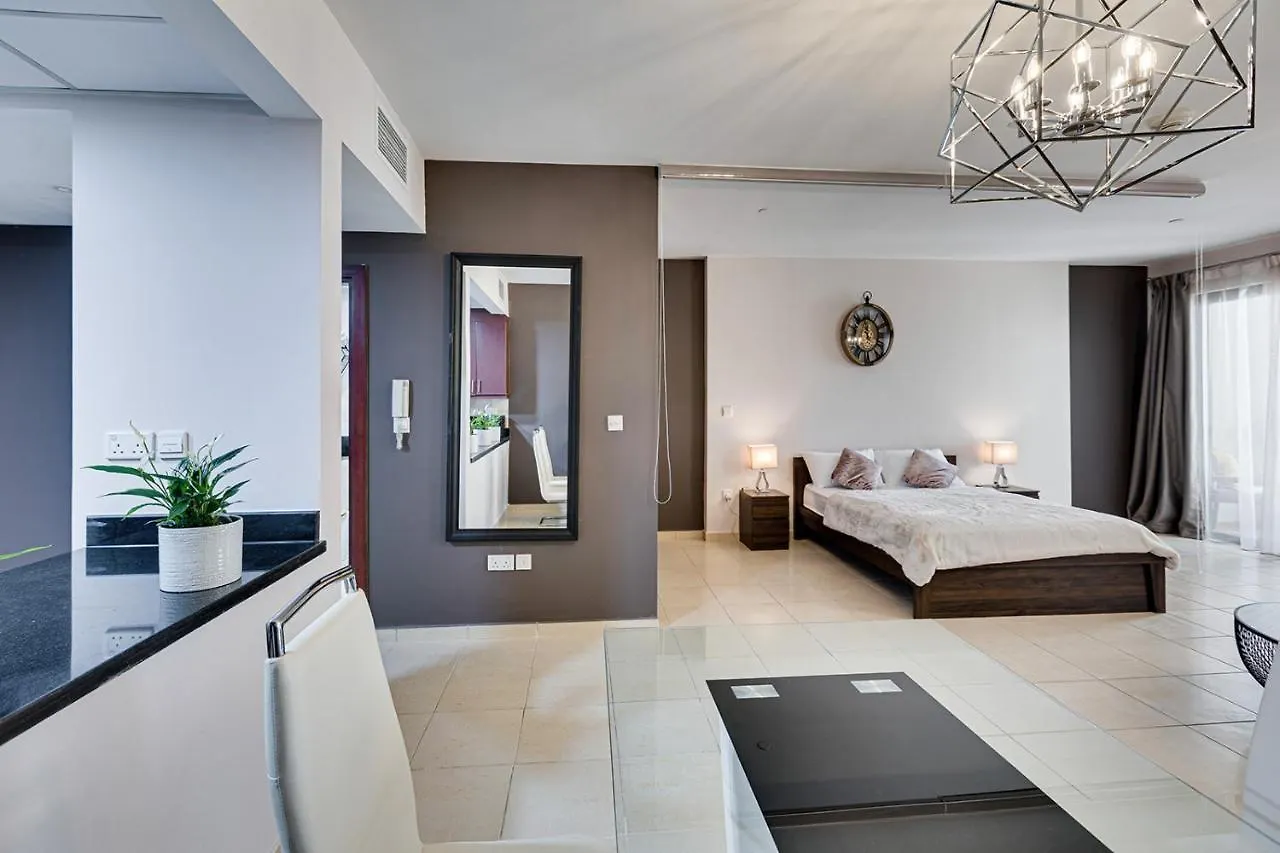Apartamento Entire Serviced Studio Jbr Sea View Balcony Dubai