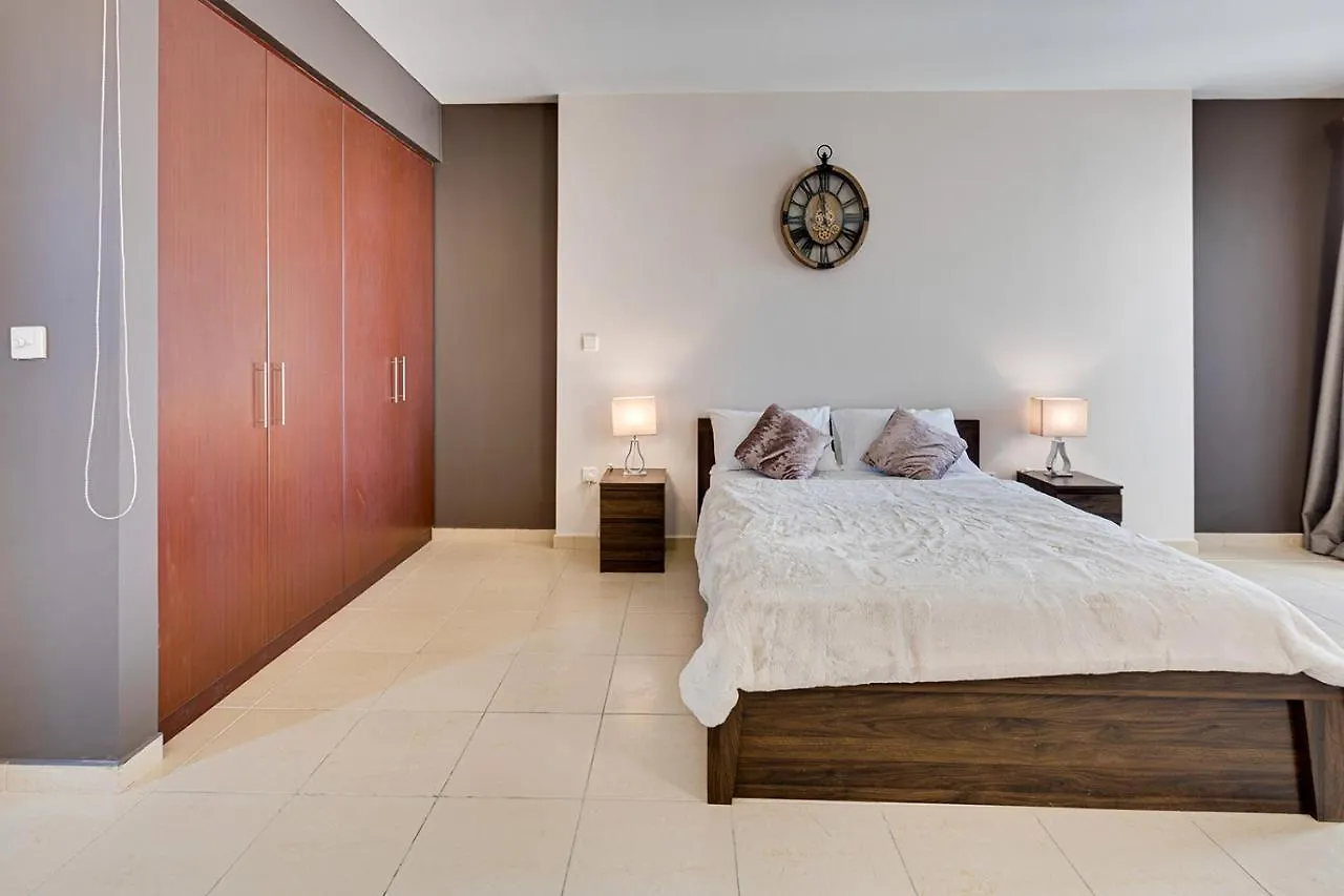 Apartamento Entire Serviced Studio Jbr Sea View Balcony Dubai